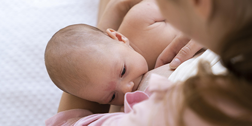  neonato allattato al seno